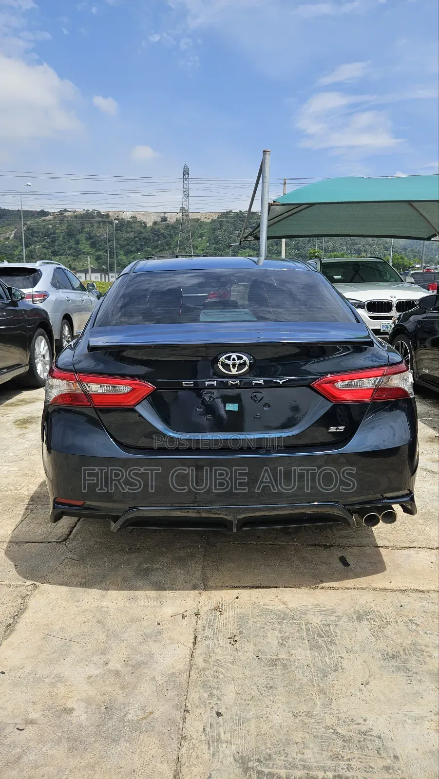 Toyota Camry SE FWD (2.5L 4cyl 8AM) 2018 Blue