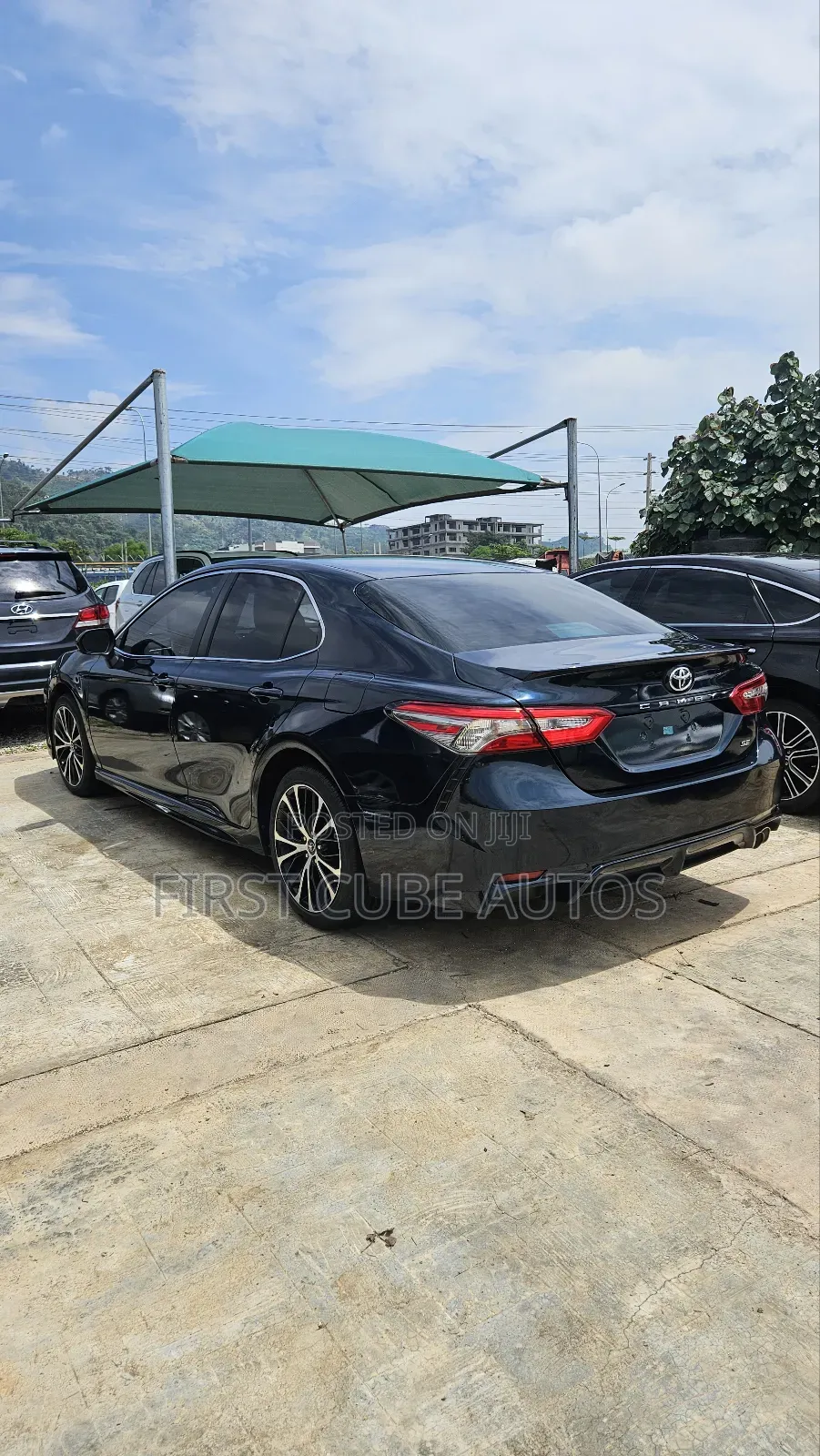 Toyota Camry SE FWD (2.5L 4cyl 8AM) 2018 Blue