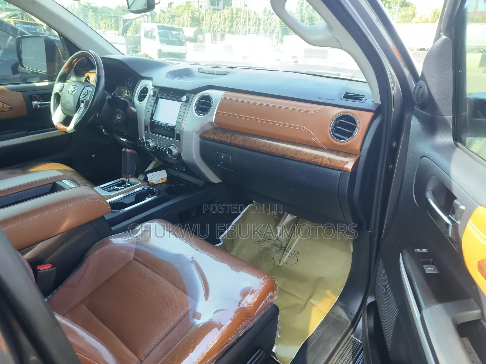 Toyota Tundra Limited 5.7L V8 4x4 Double Cab 6.6 ft. box 145.7 in. WB