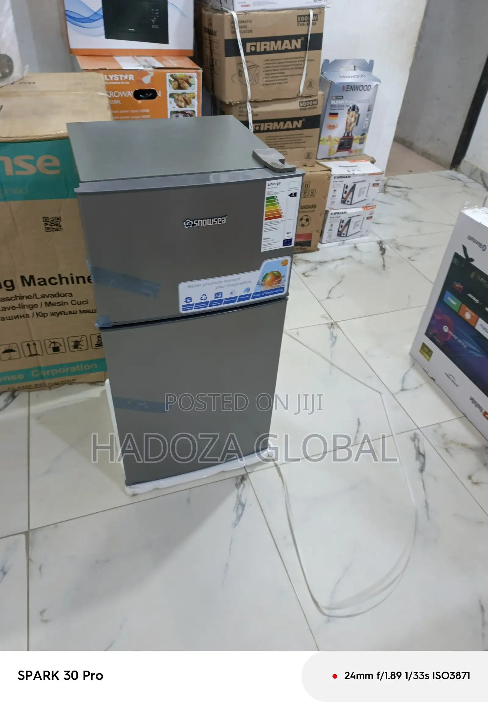 Snowsea 136l Fridge With Freezer Compartment