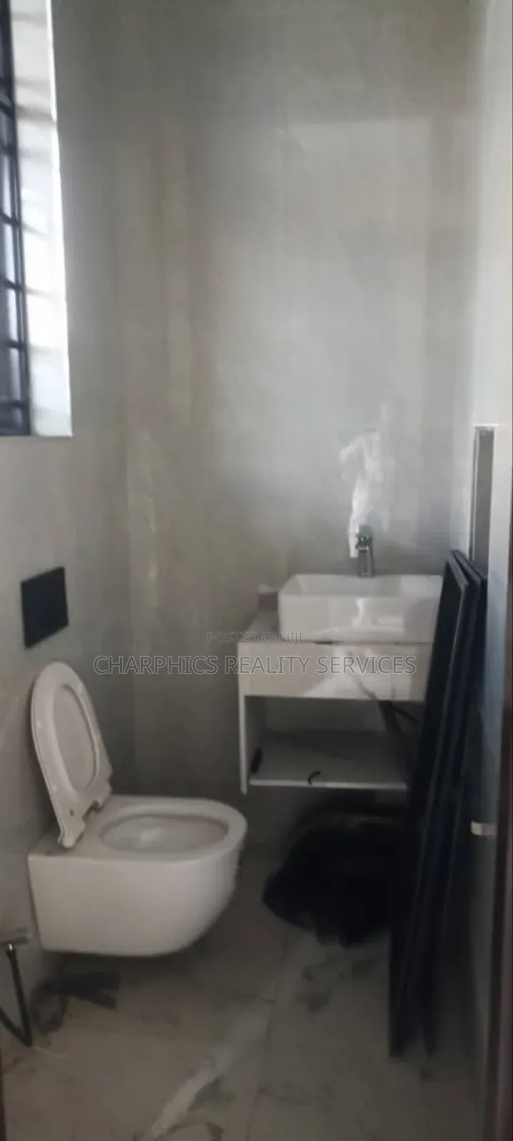 4bdrm Duplex in Surulere for sale
