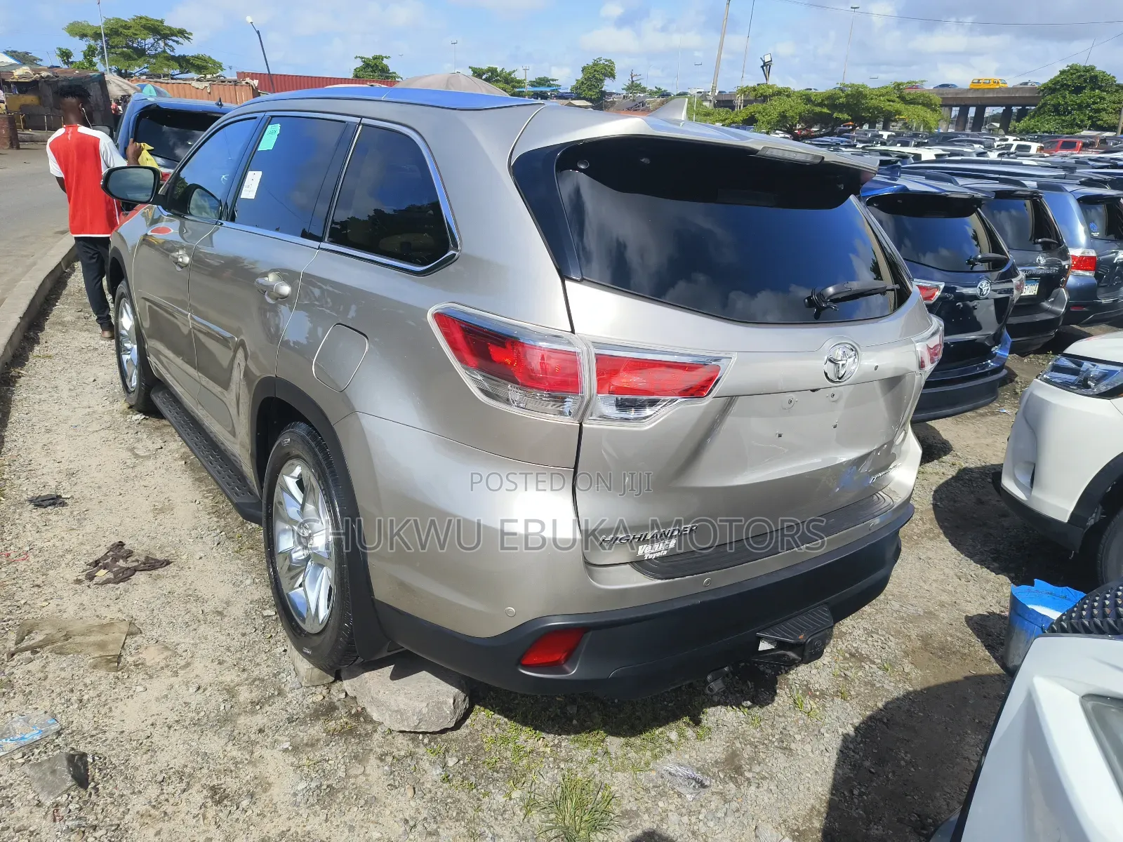 Toyota Highlander Limited 4dr SUV AWD (3.5L 6cyl 6A) 2015 Gold