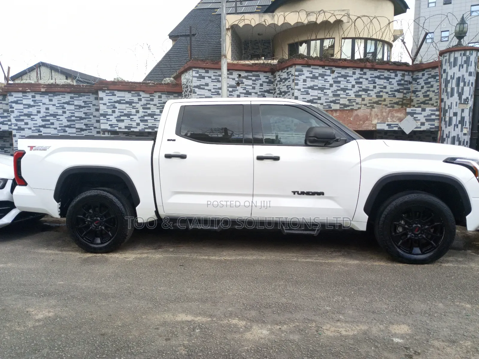 Toyota Tundra 2023 White