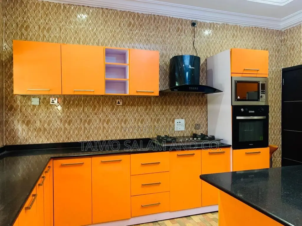 4bdrm Bungalow in Akobo for sale