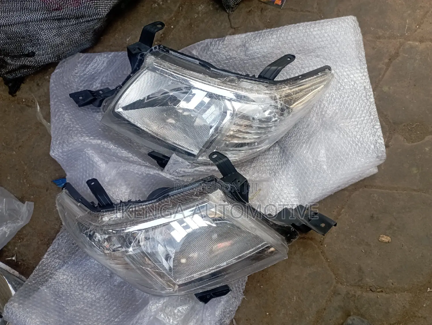 Headlight Toyota Hilux 2012 Model