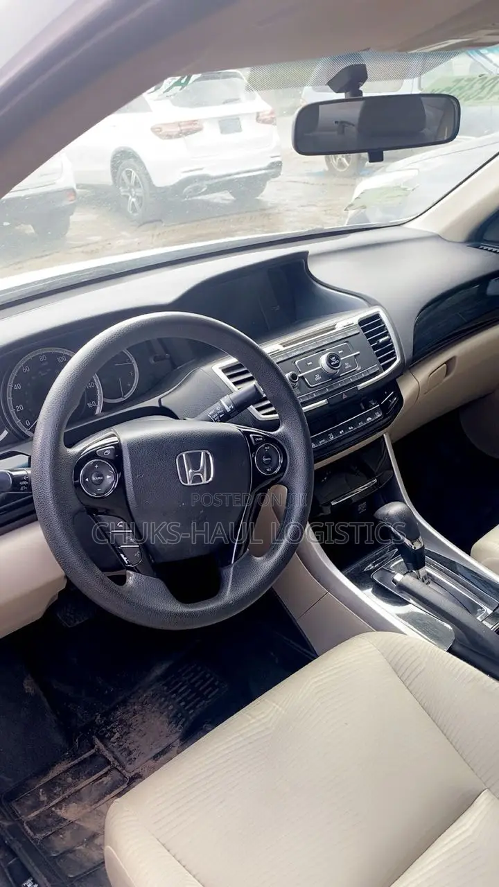 Honda Accord LX 4dr Sedan FWD (2.4L 4cyl 2A) 2016 White