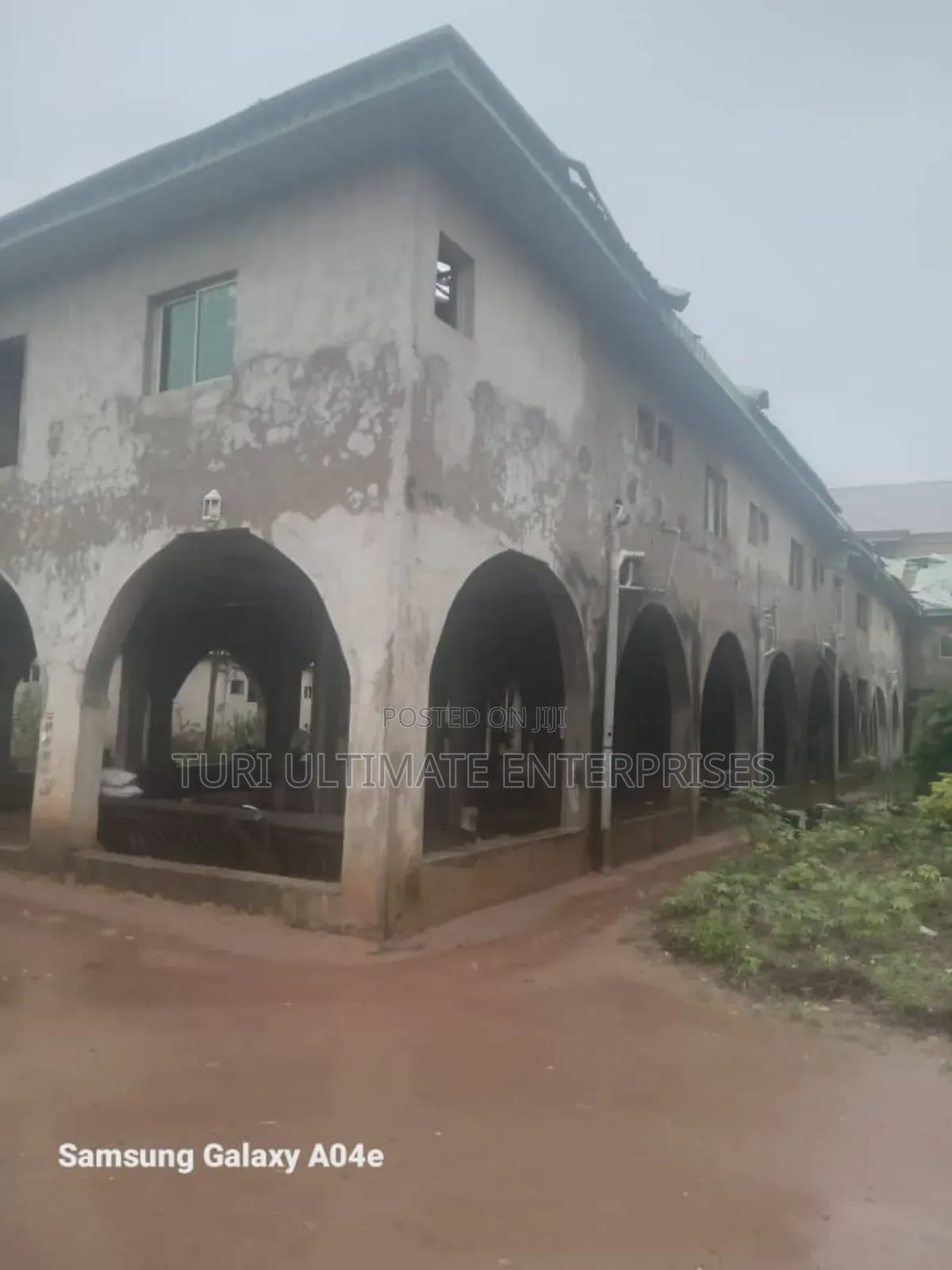20bdrm Block of Flats in Ethiope East for sale