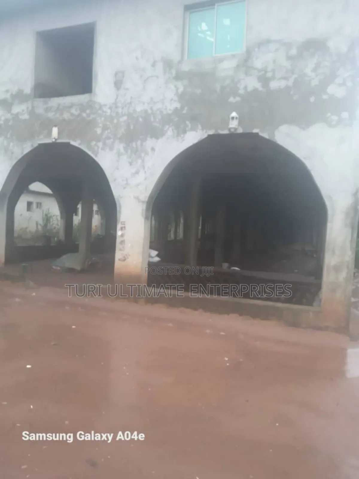 20bdrm Block of Flats in Ethiope East for sale