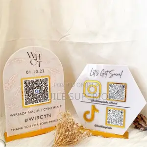 Custom Acrylic Qr Code Table Top Stand for Social Media, Google Review