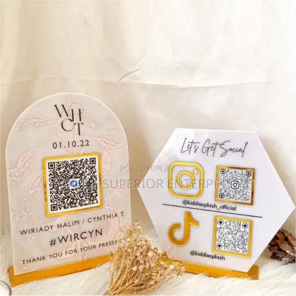 Custom Acrylic Qr Code Table Top Stand for Social Media, Google Review