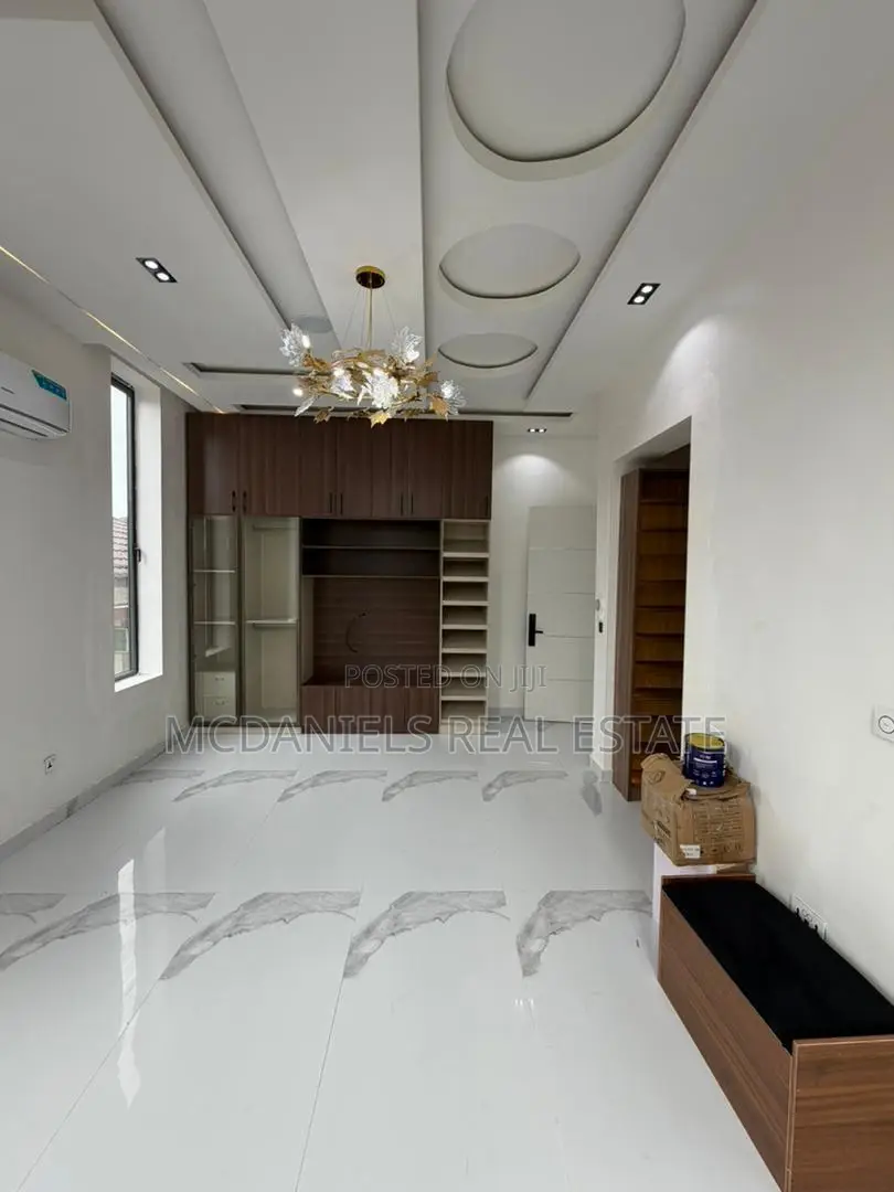 Furnished 5bdrm Duplex in Ikate for sale
