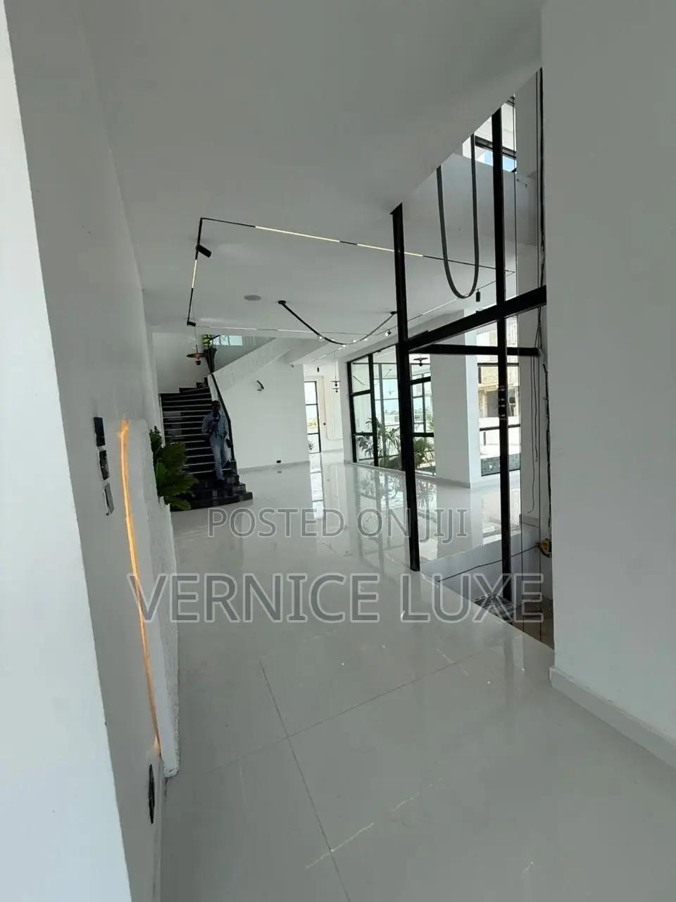 5bdrm Duplex in Osapa, Lekki for sale