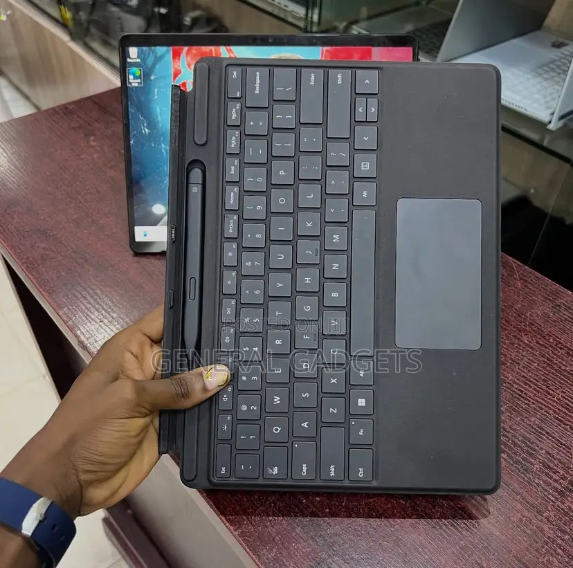 Laptop Microsoft Surface Pro X 16GB Intel Core I5 SSD 256GB