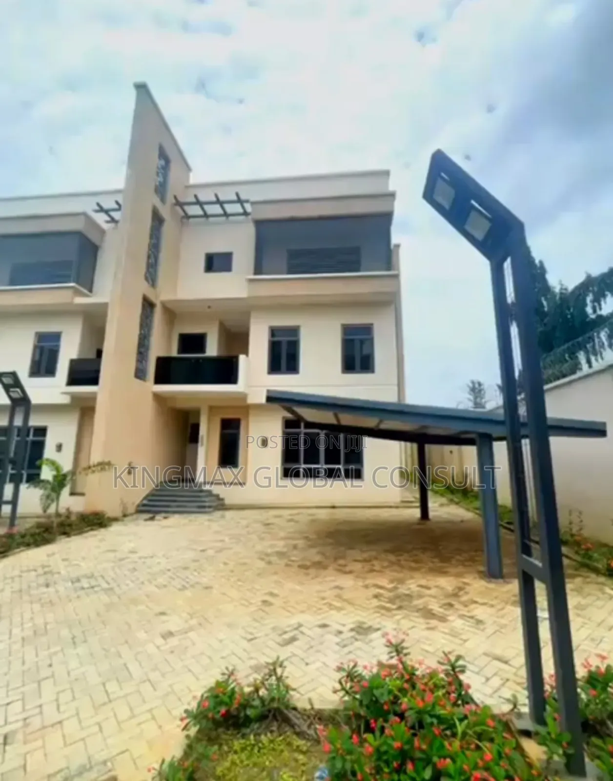 6bdrm Duplex in Guzape District for sale