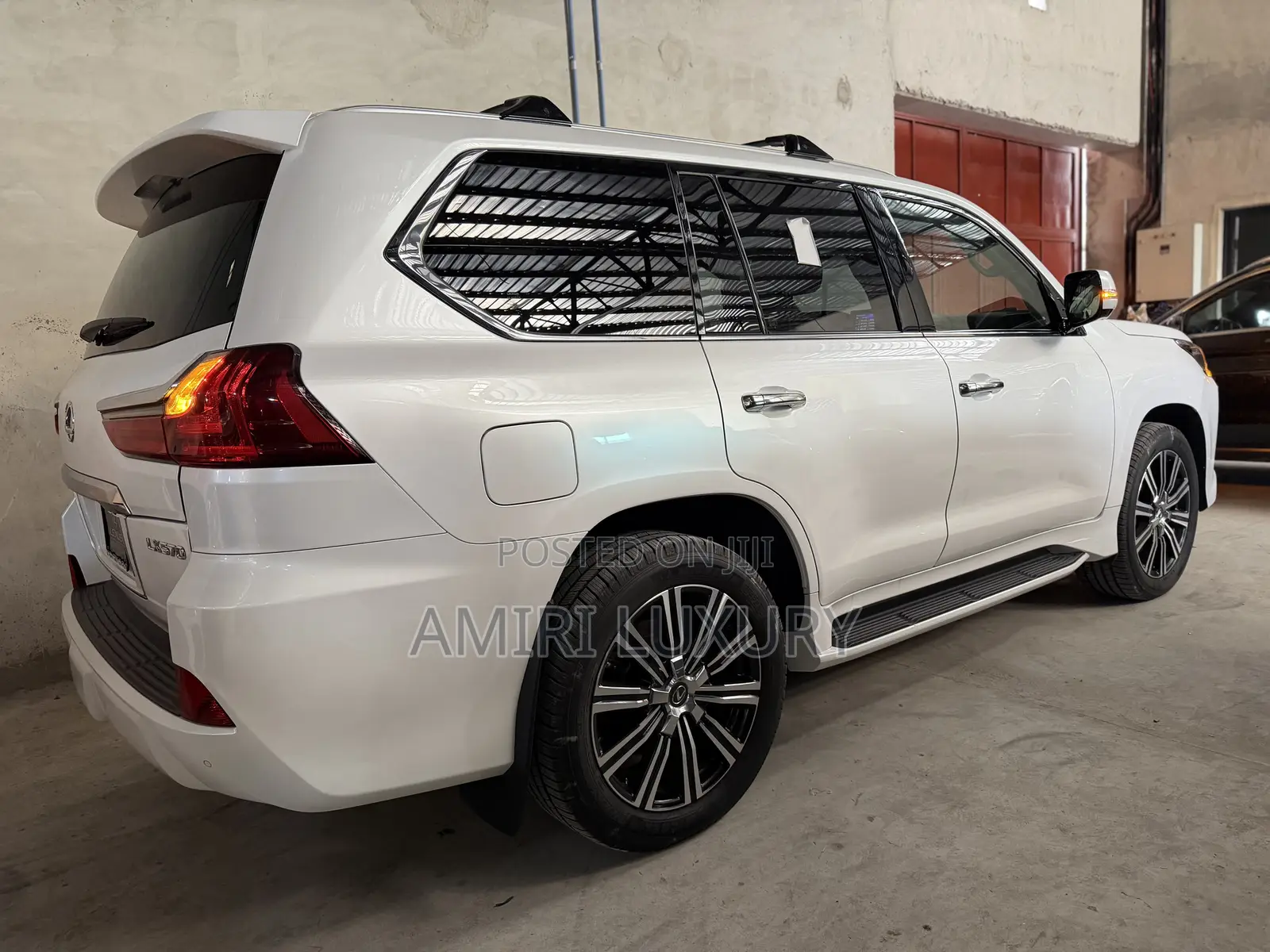 Lexus LX 2018 White