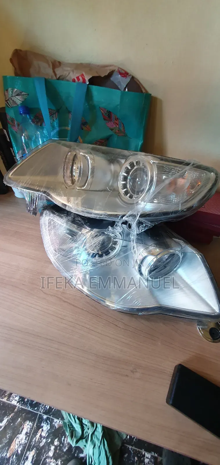 Headlights Volkswagen Touareg 2008