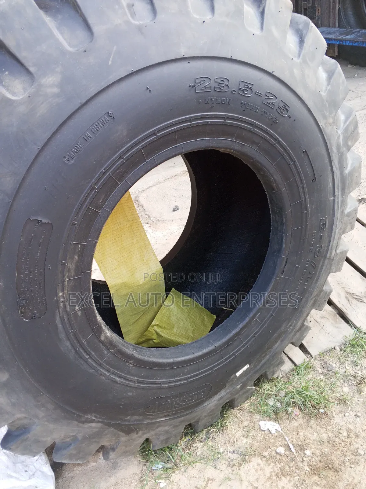 23.5-25 Nylon Tyre