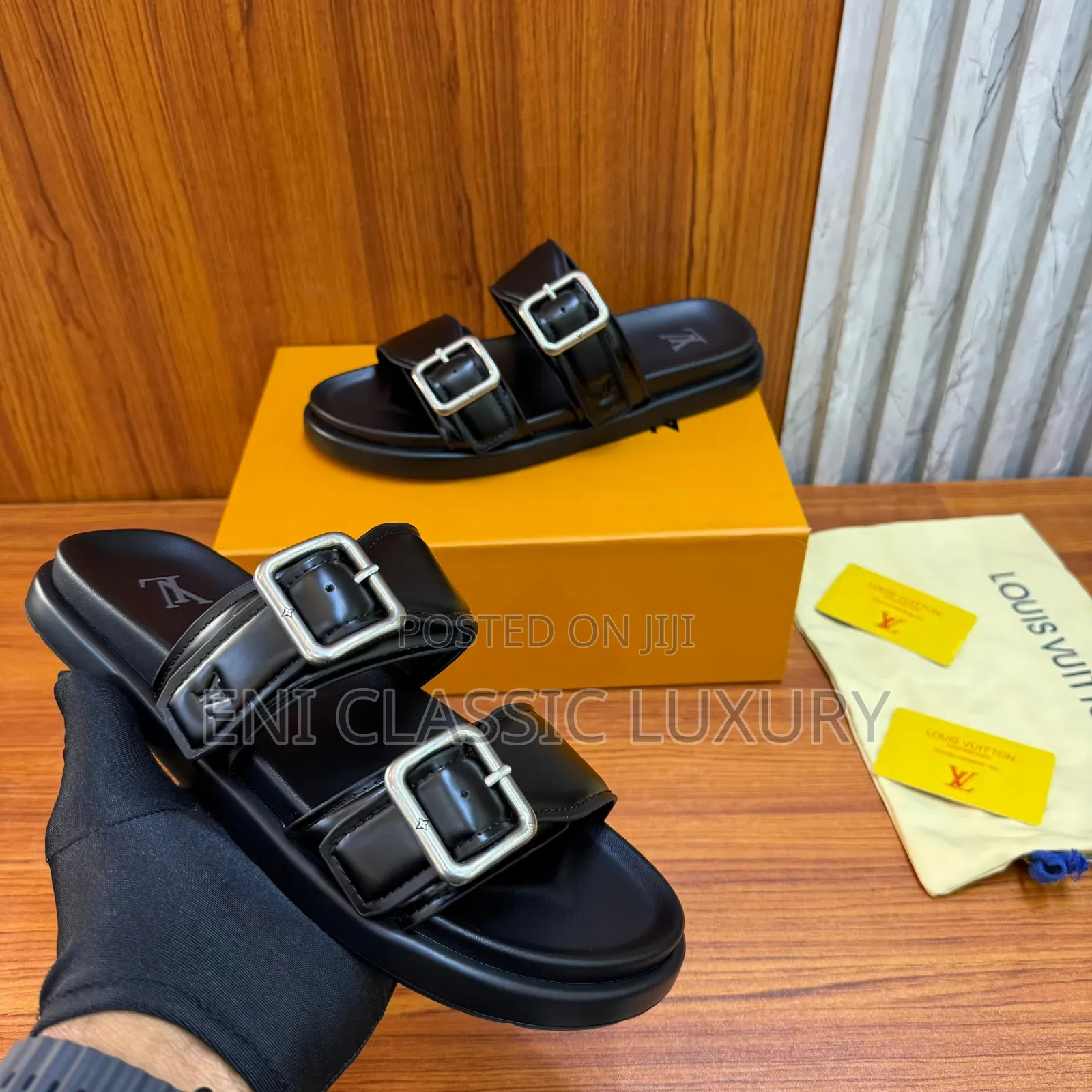 Original Luxury Designer Men's Slippers Louis Vuitton Well Branded