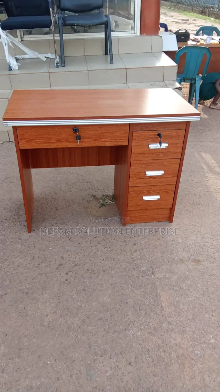 Beautiful Standard Mini Office Table