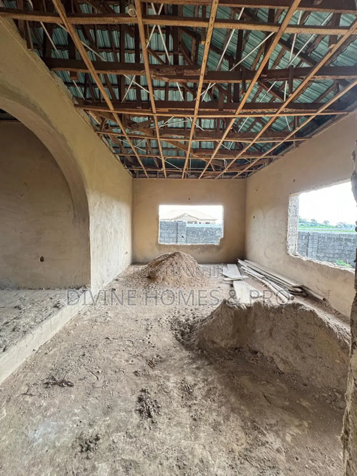 4bdrm Bungalow in Lugbe District for sale