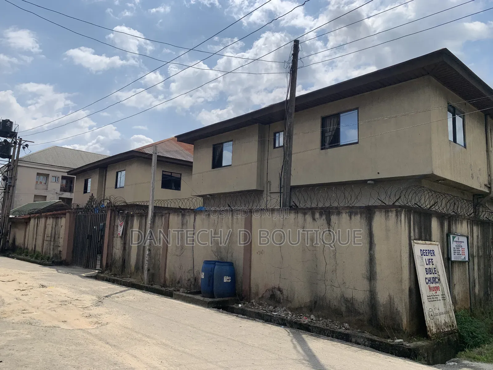 3 Bedroom Up and Down(2 Building)