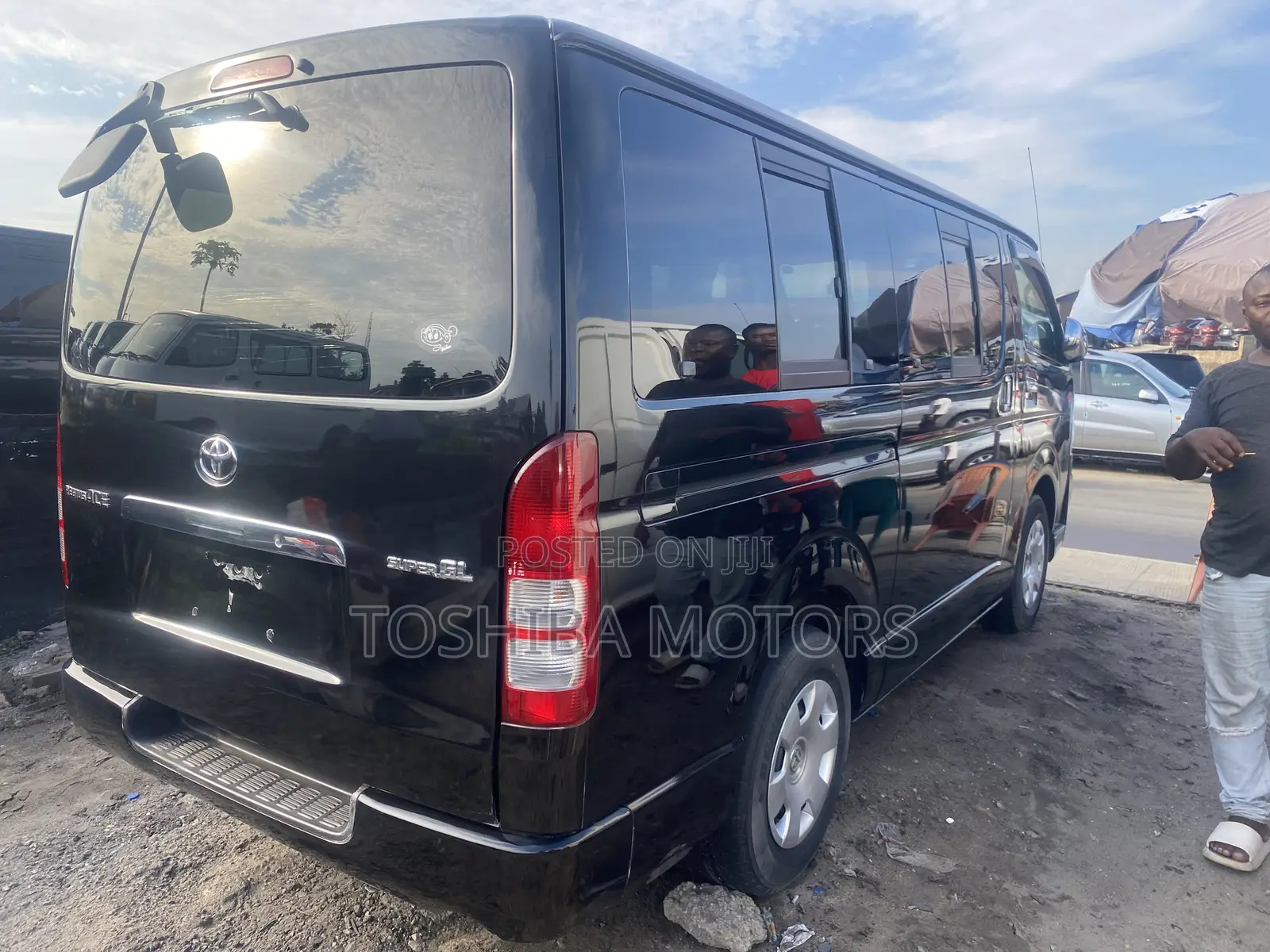 Toyota HiAce 2018 White