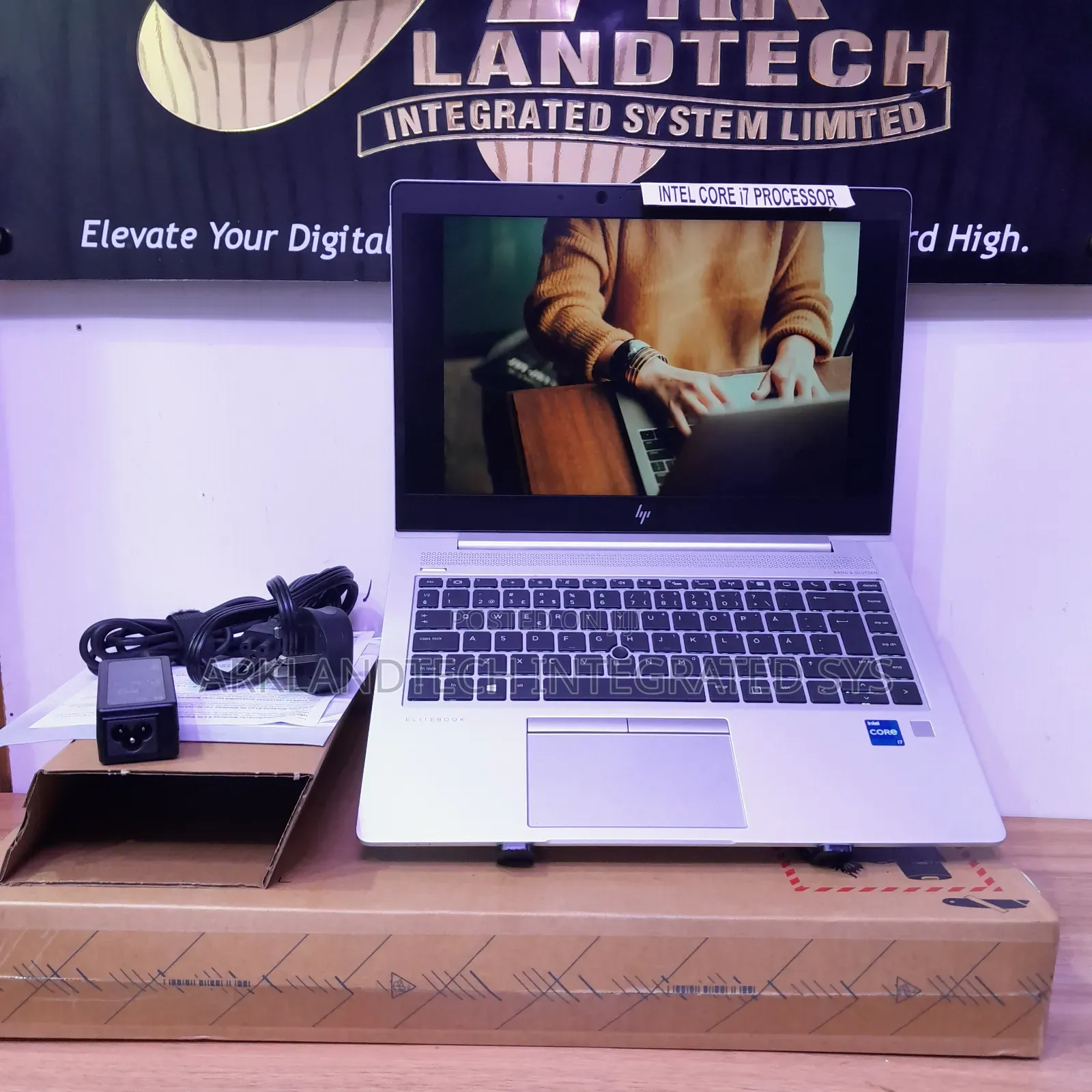 New Laptop HP EliteBook 840r G4 8GB Intel Core i7 SSD 256GB