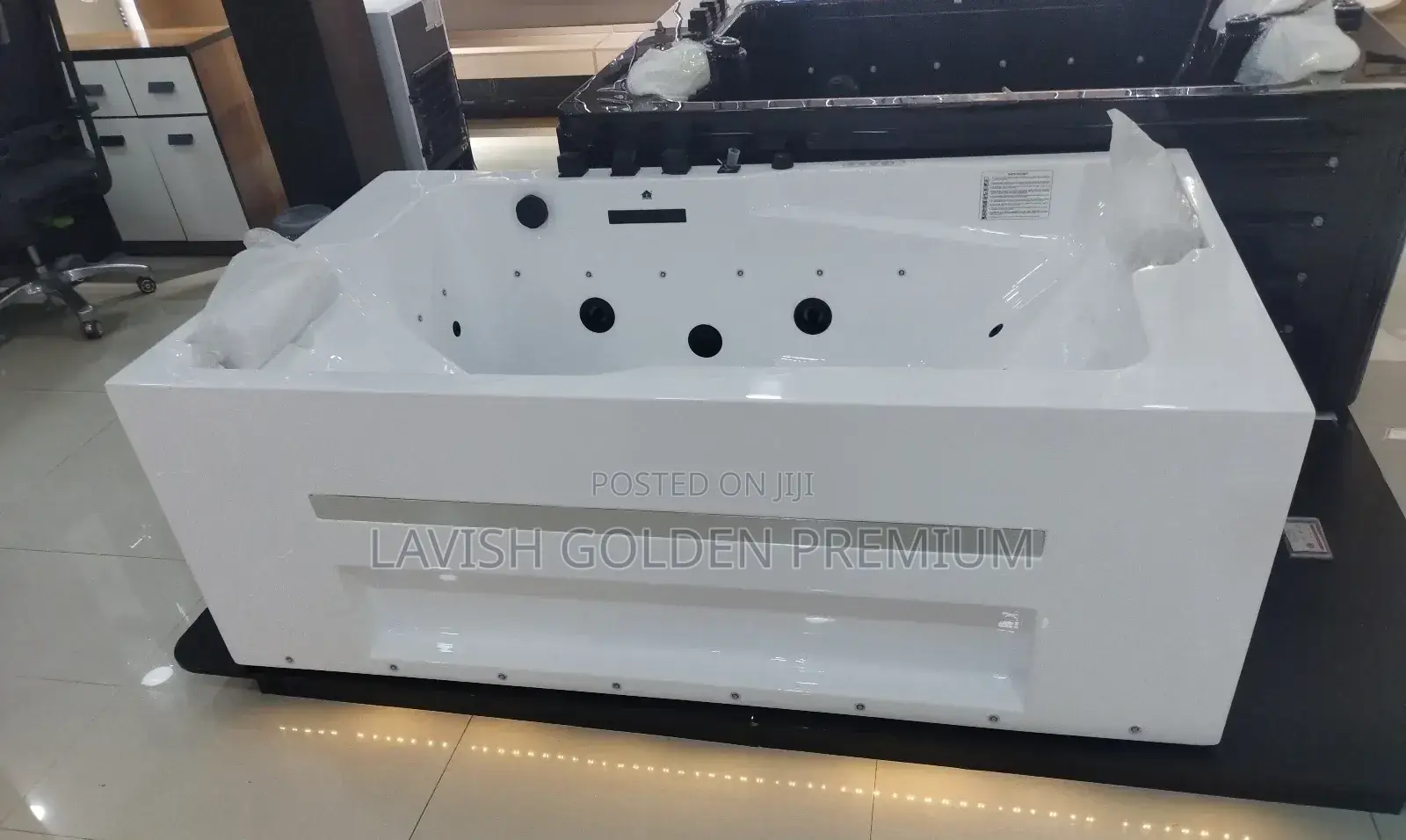 Special Jacuzzi With Lead Light, Bluetooth and Massage