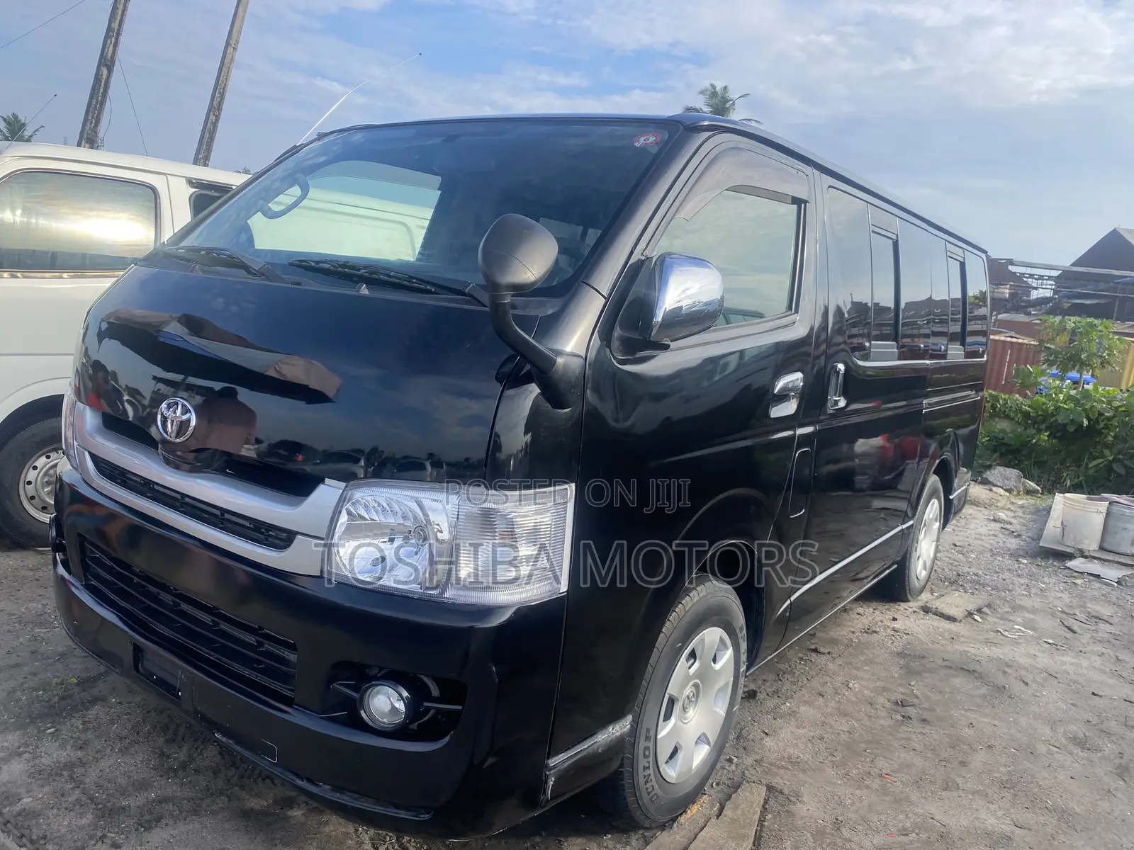 Toyota HiAce 2013 Black