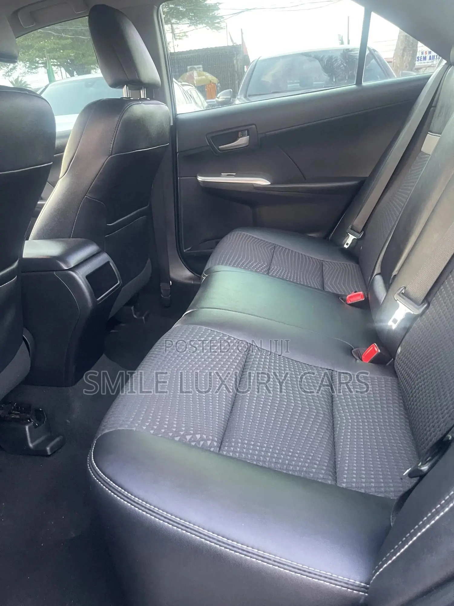 Toyota Camry SE V6 4dr Sedan (3.5L 6cyl 6A) 2013 Gray