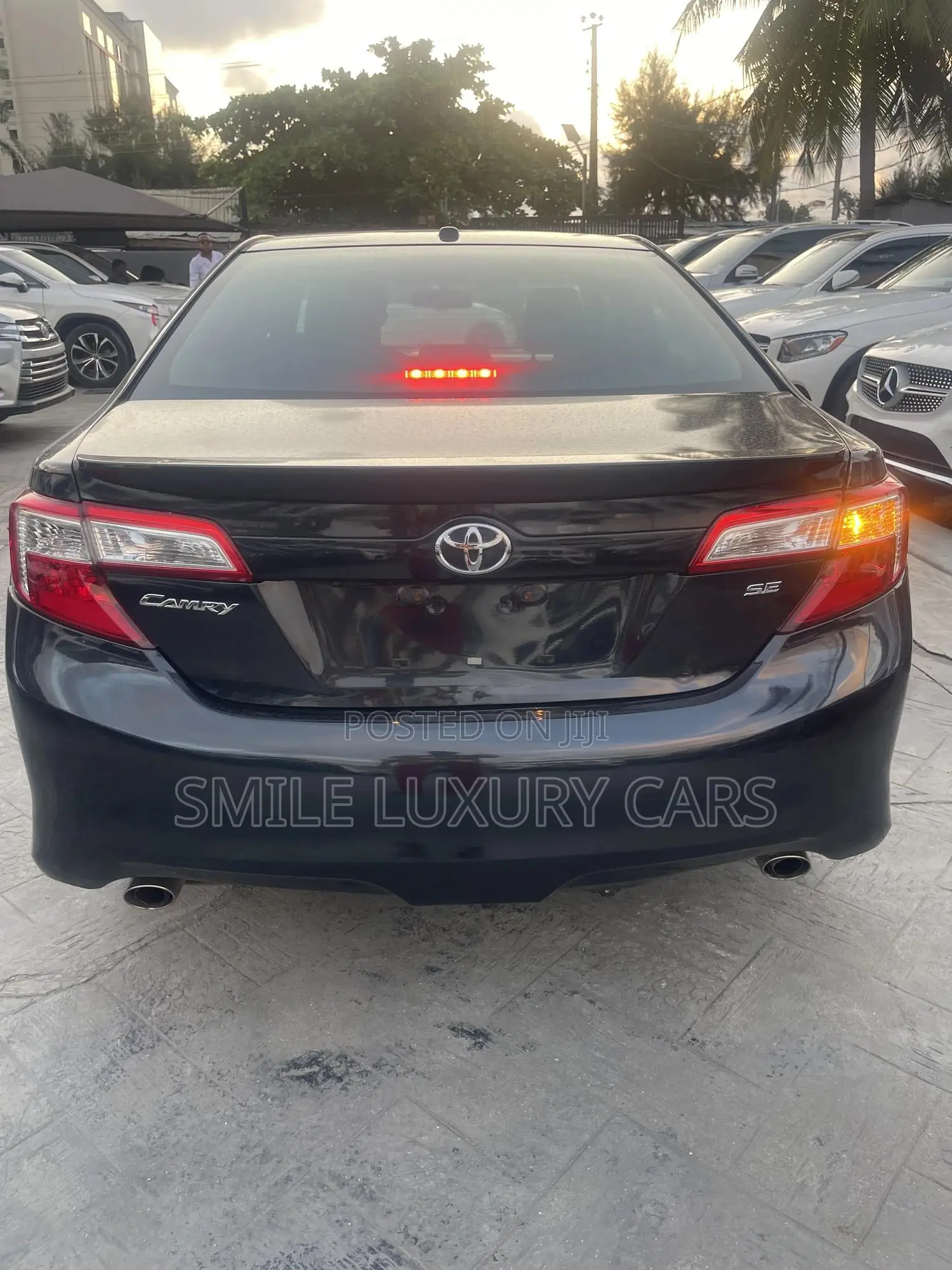 Toyota Camry SE V6 4dr Sedan (3.5L 6cyl 6A) 2013 Gray