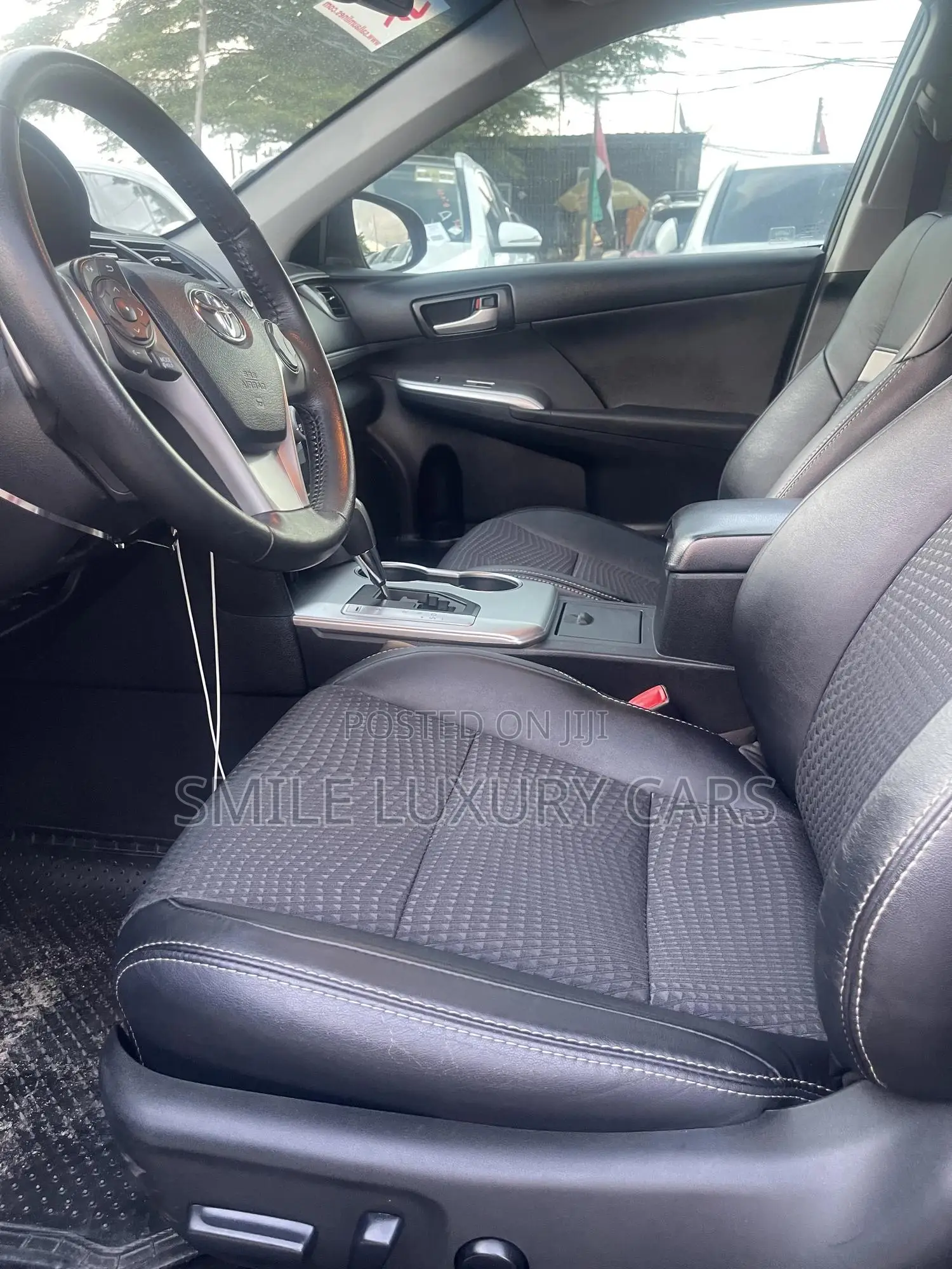 Toyota Camry SE V6 4dr Sedan (3.5L 6cyl 6A) 2013 Gray