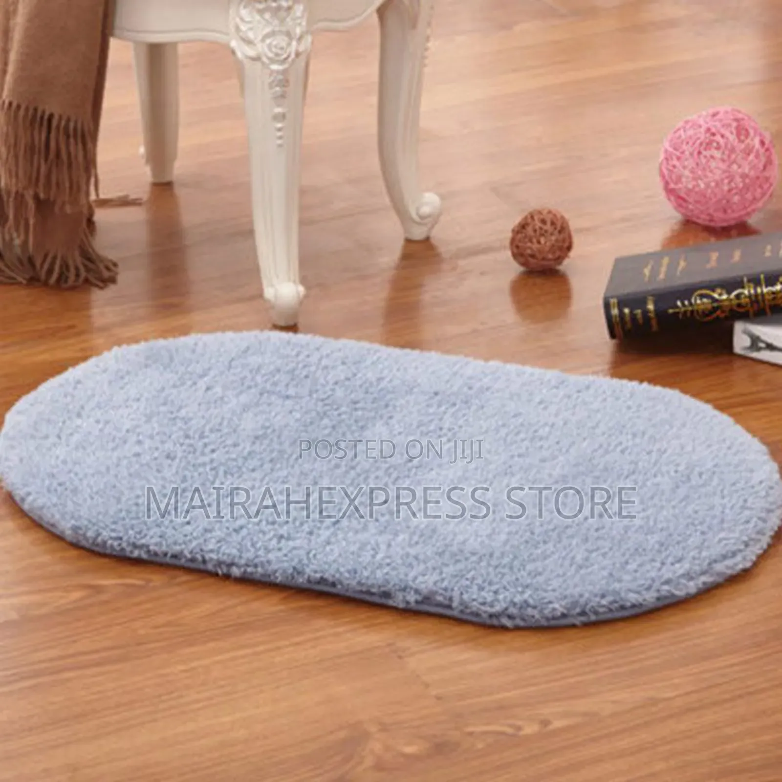 Fluffy Footmat. (1lv22n1)