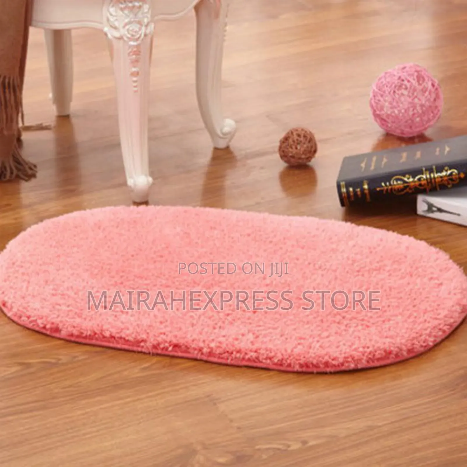 Fluffy Footmat. (1lv22n1)