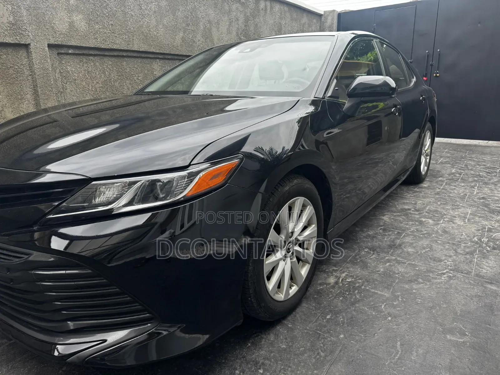 Toyota Camry LE FWD (2.5L 4cyl 8AM) 2018 Black