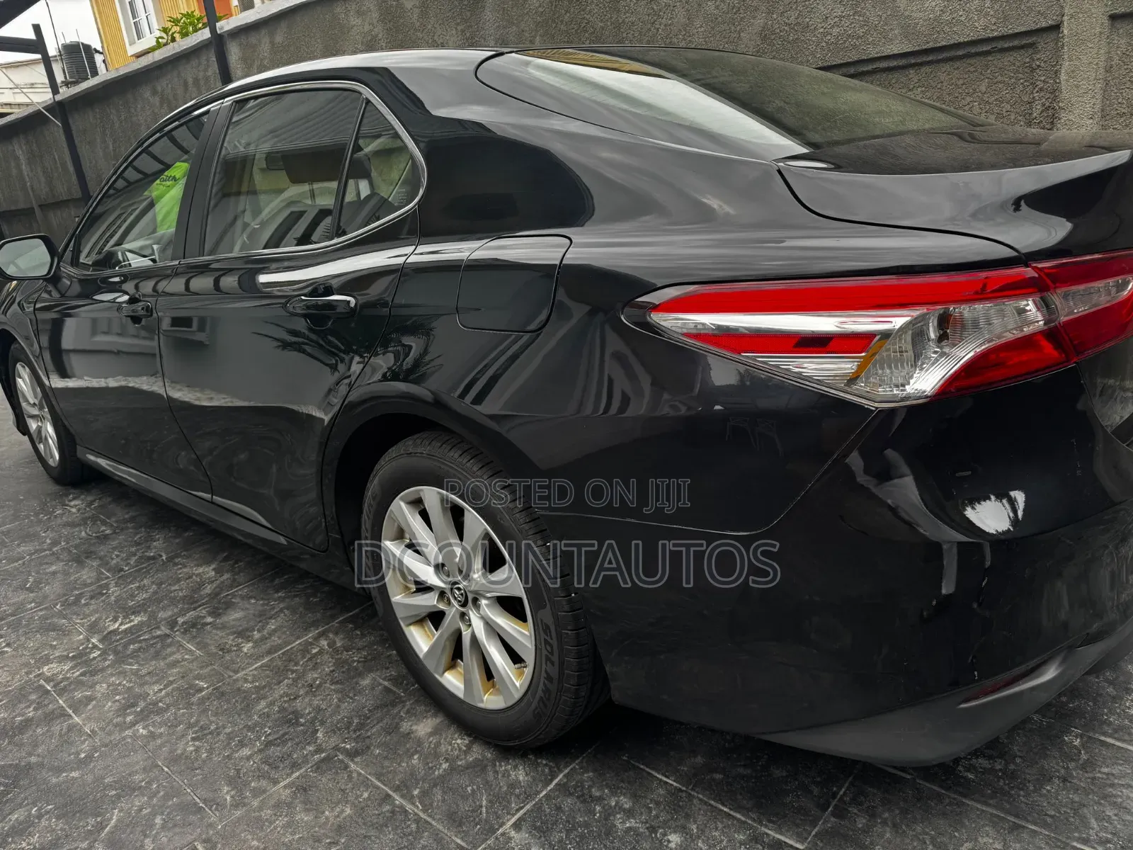 Toyota Camry LE FWD (2.5L 4cyl 8AM) 2018 Black