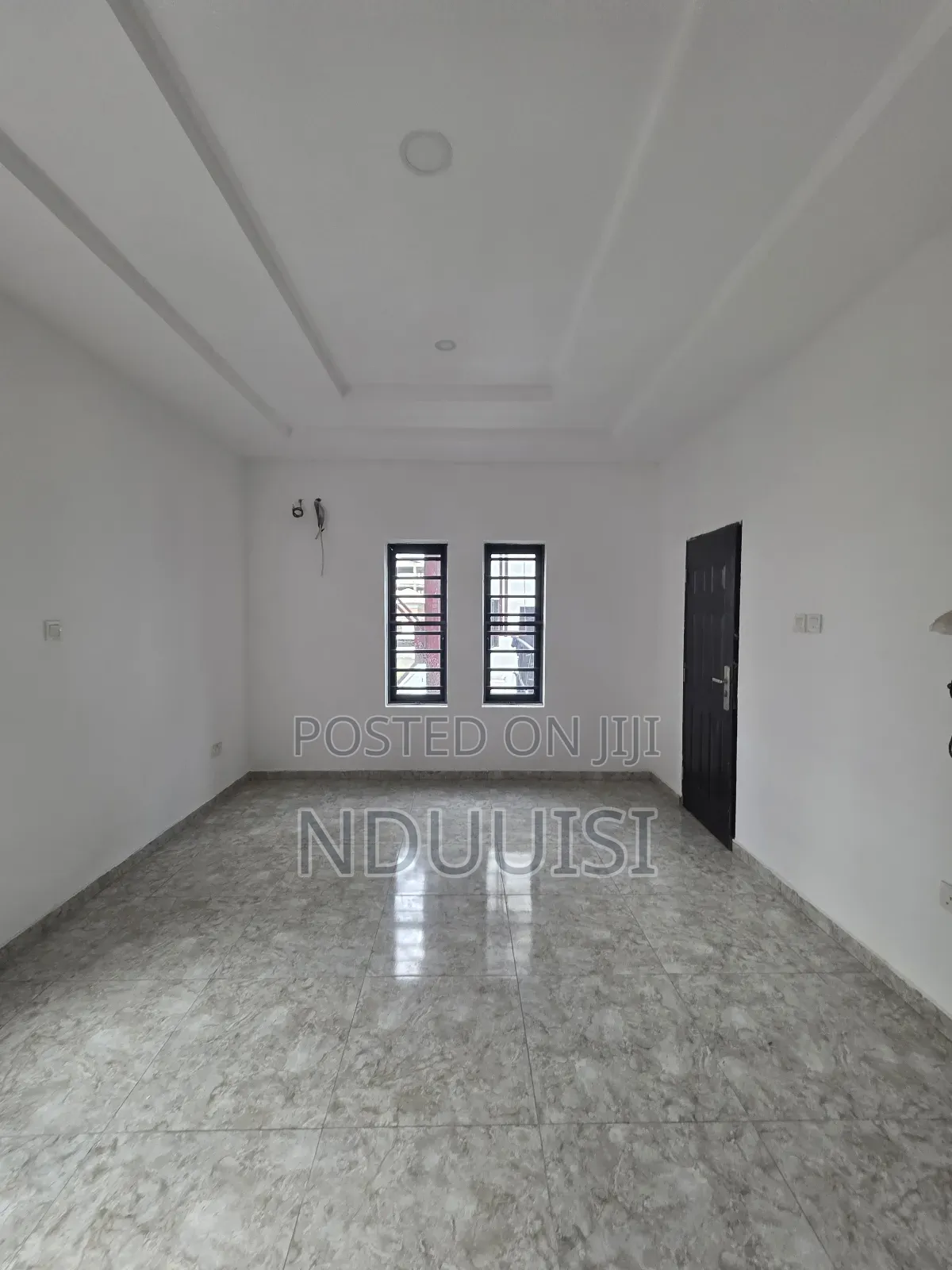 3bdrm Apartment in Lekki Phase 1 for sale