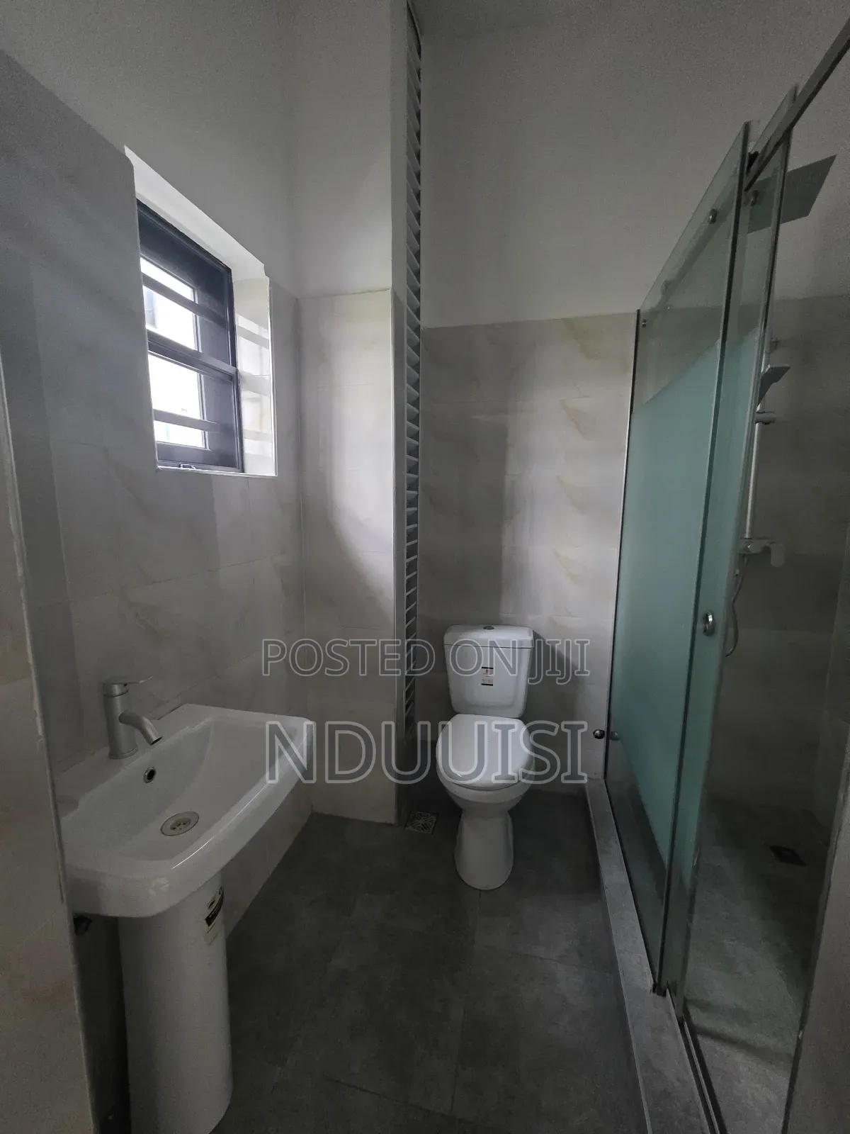 3bdrm Apartment in Lekki Phase 1 for sale