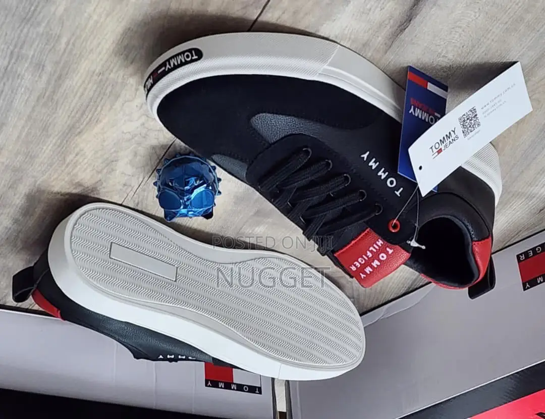 Tommy Hilfiger Sneaks Black,(Luxury Grade) Boxed