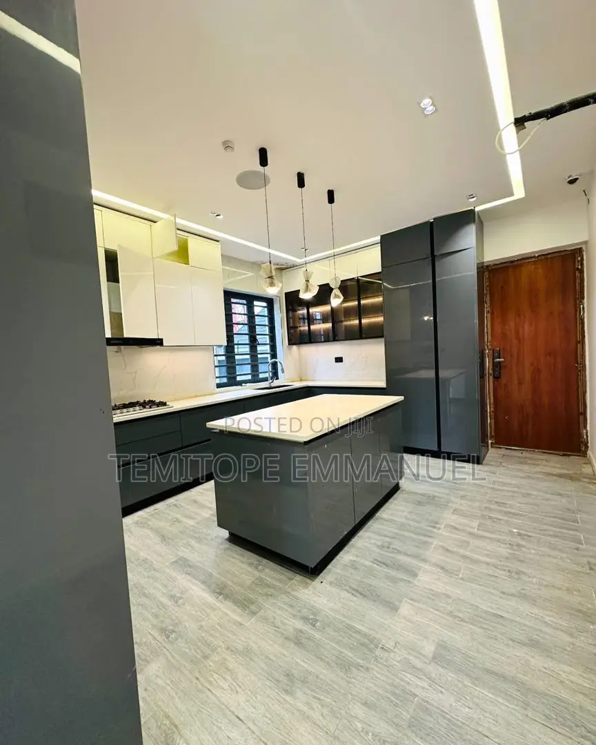 Furnished 5bdrm Duplex in Adeniyi Jones, for sale