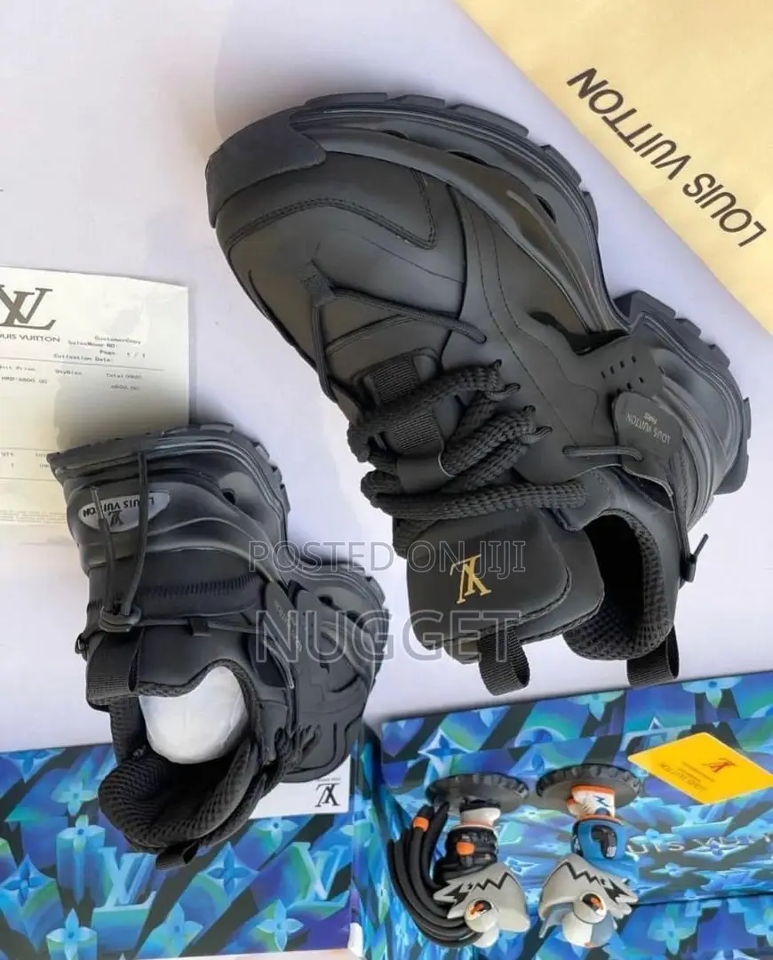 Louis Vuitton Sneakers Black