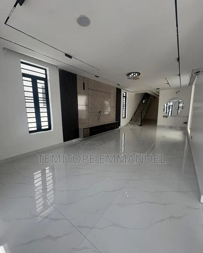 Furnished 5bdrm Duplex in Lekki Phase 1 for sale