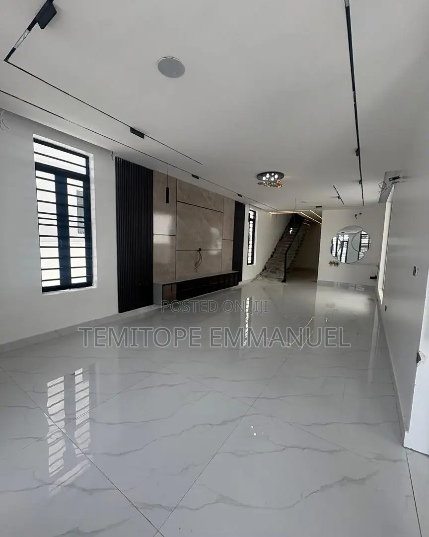 Furnished 5bdrm Duplex in Lekki Phase 1 for sale