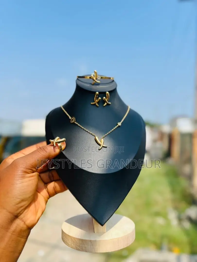 Romanian Gold Jewelry Set