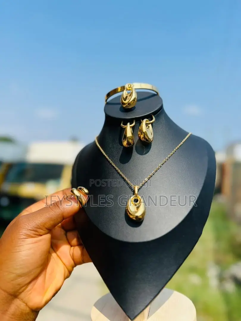 Romanian Gold Jewelry Set