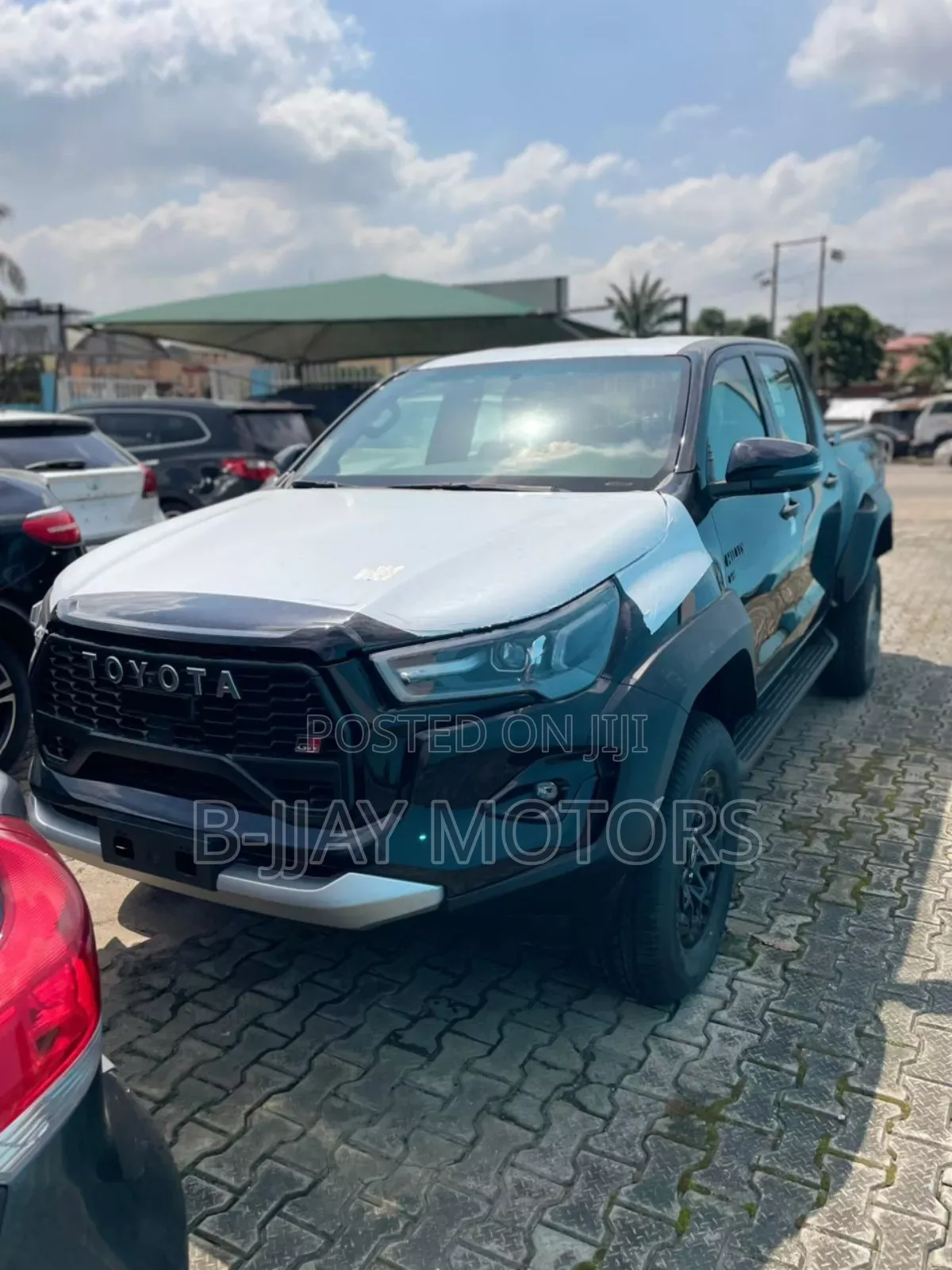 New Toyota Hilux 2024 Black