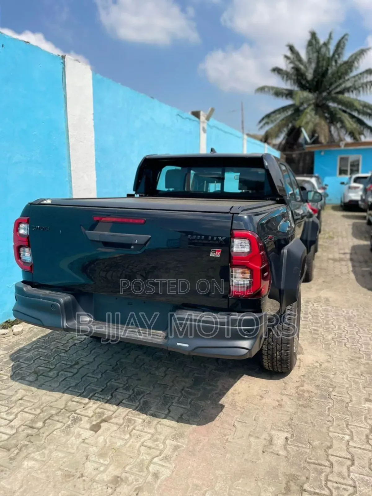 New Toyota Hilux 2024 Black