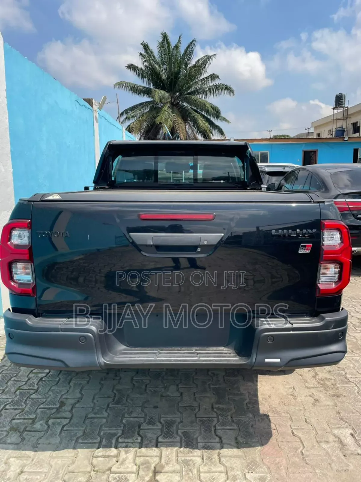 New Toyota Hilux 2024 Black