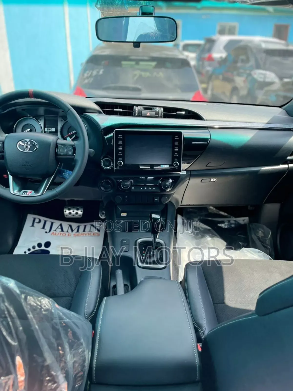 New Toyota Hilux 2024 Black