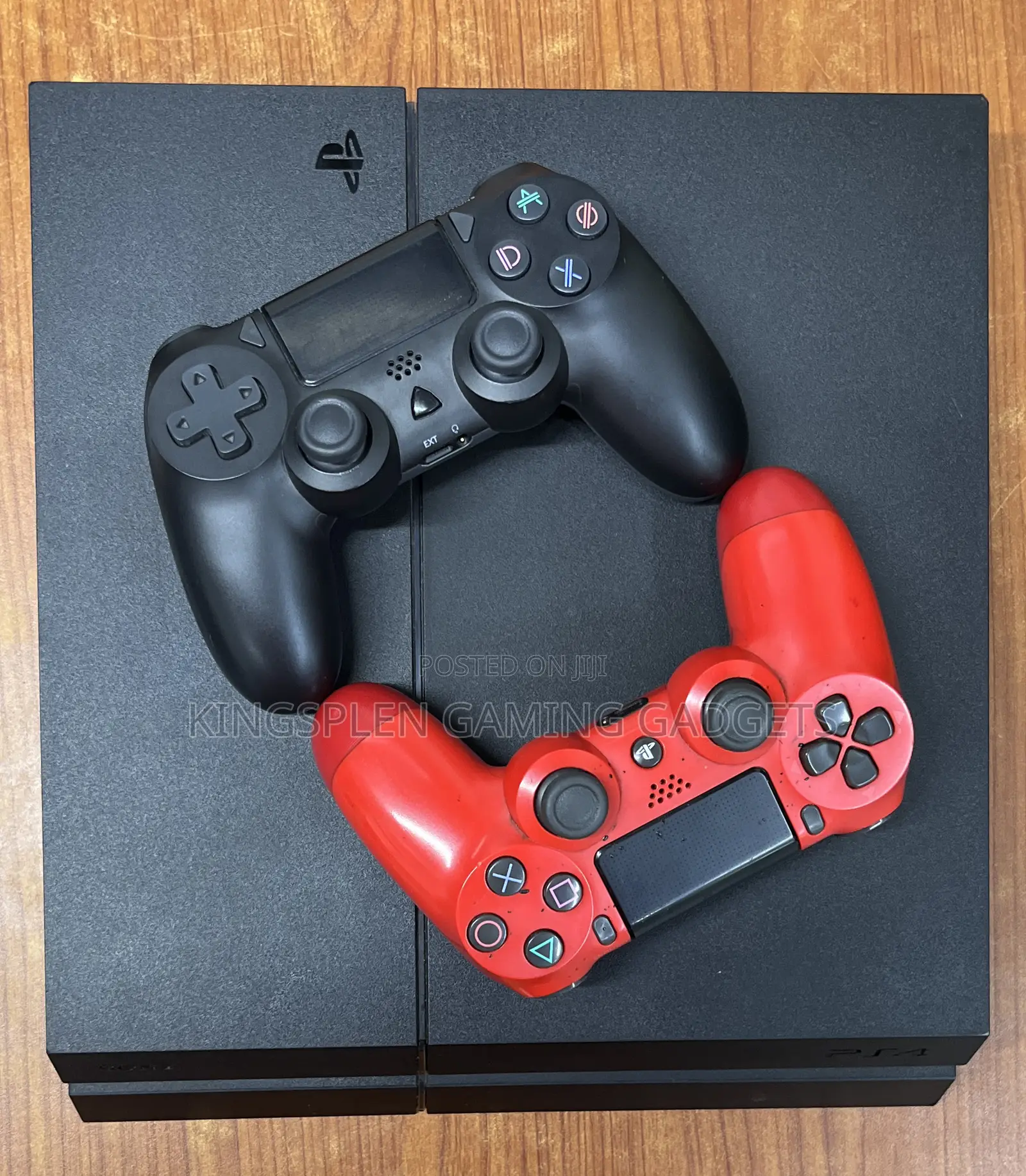 Ps4 With 2 Pad and 10 Games Inside